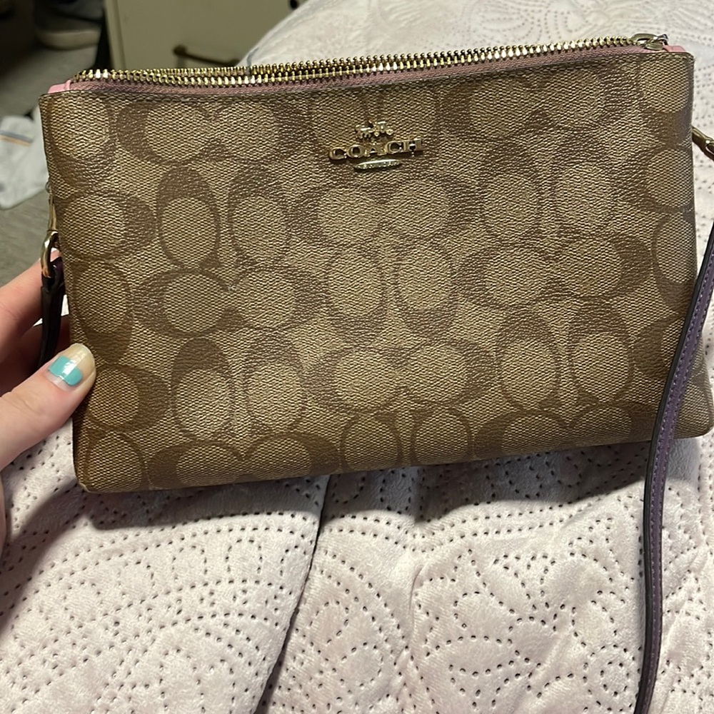 Cross body coach purse